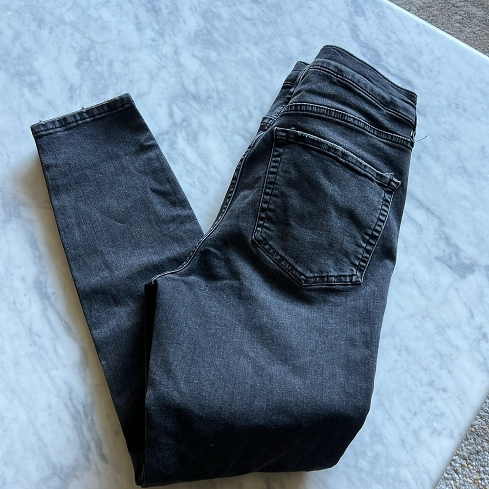 Free People distressed skinny jeans size 29